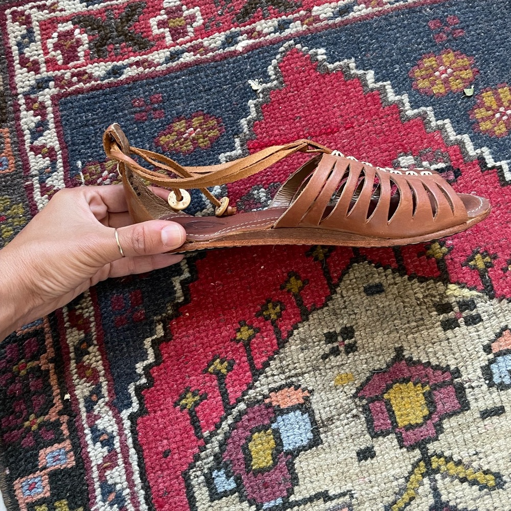 Leather sandals with ankle tie - Picture 3 of 4
